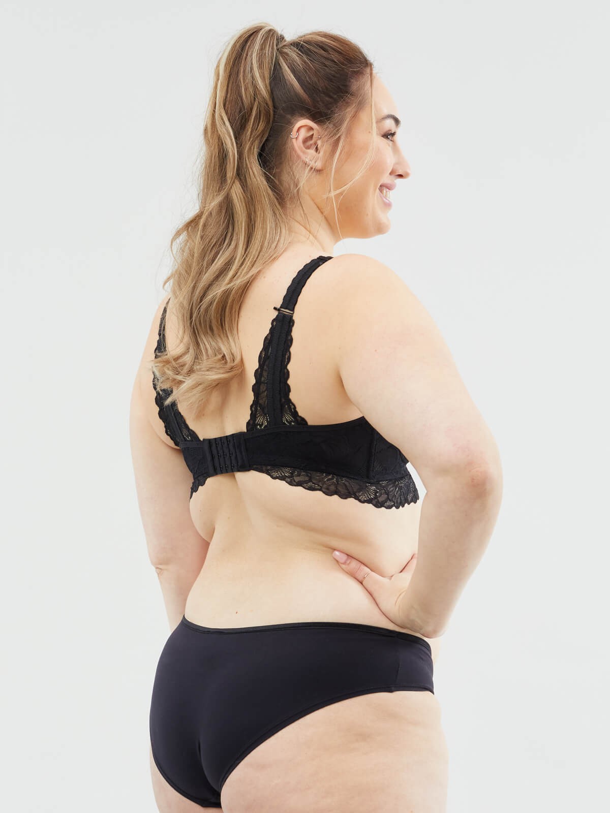 chantilly nursing bralette - black