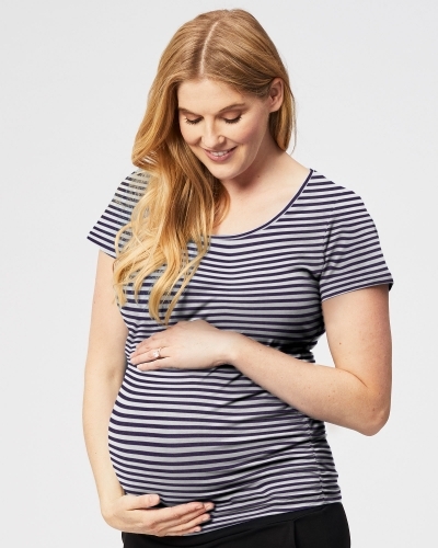 basic body hugging maternity tee