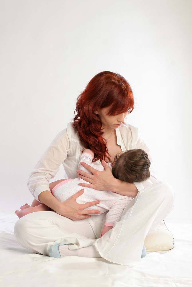 breastfeeding position - cradle