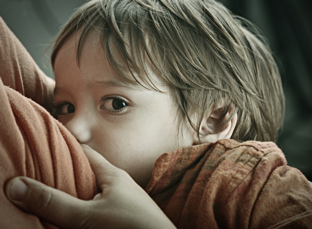 breastfeeding toddler