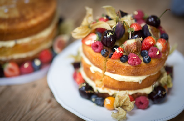 cake with fruits toppings
