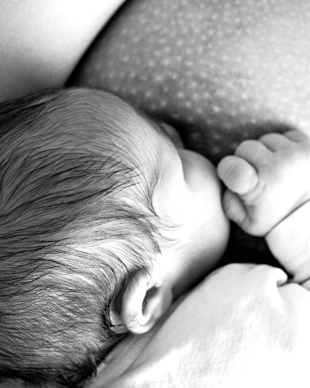 Sore nipples from breastfeeding: Causes and proper care - sanosan
