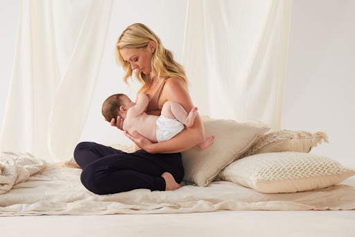 football hold breastfeeding position