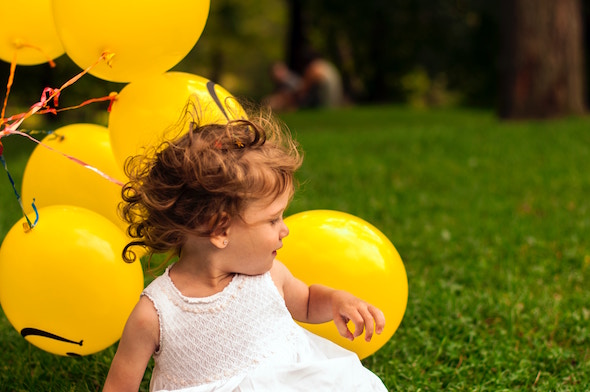 yellow birthday balloons
